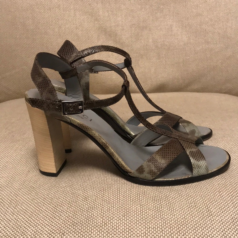 GUCCI snakeskin  sandals grey w/ bamboo heel size 7